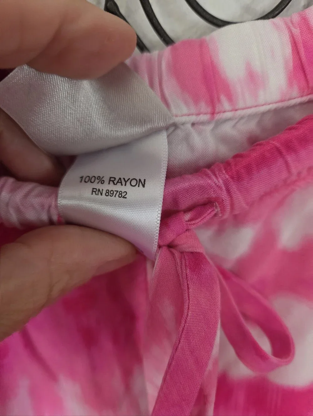 Natori Women’s Large Pink White Tie Dye 2 Piece Lounge Set Cropped Pants - Picture 7 of 14